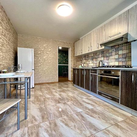 Apartpoltava Простора Однокімнатна Квартира В Новобудові, Корпусний Парк Ngoại thất bức ảnh