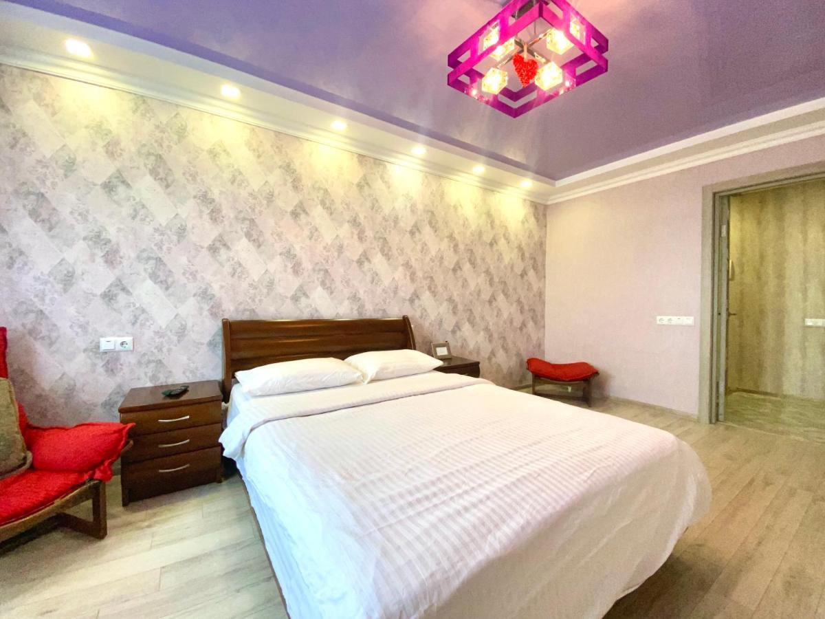 Apartpoltava Простора Однокімнатна Квартира В Новобудові, Корпусний Парк Ngoại thất bức ảnh