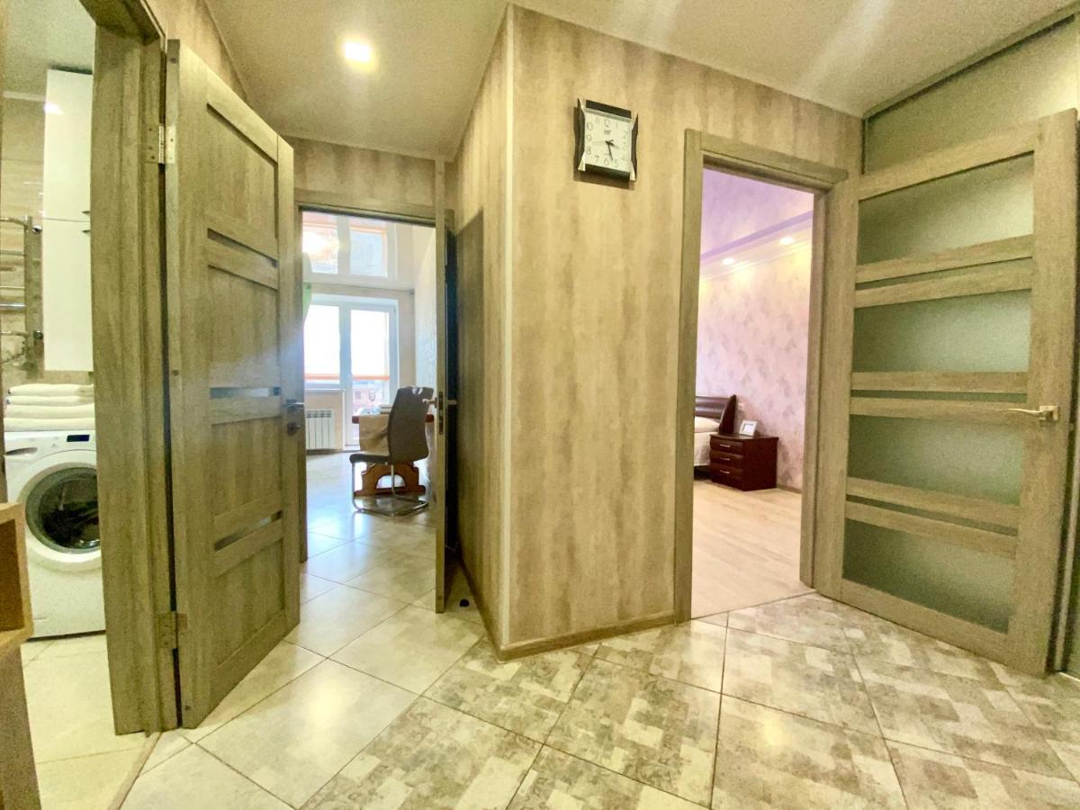 Apartpoltava Простора Однокімнатна Квартира В Новобудові, Корпусний Парк Ngoại thất bức ảnh